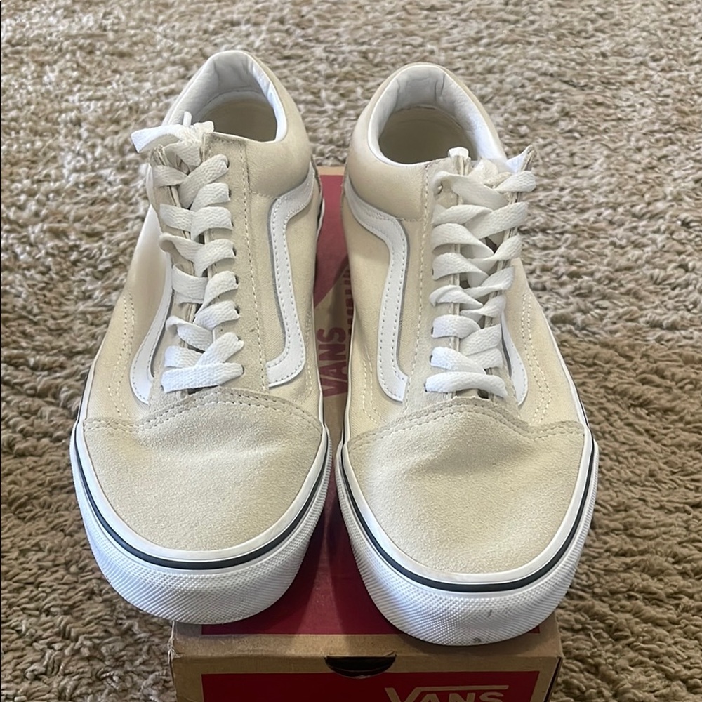 Vans women’s Cream Sneakers- size 8.5